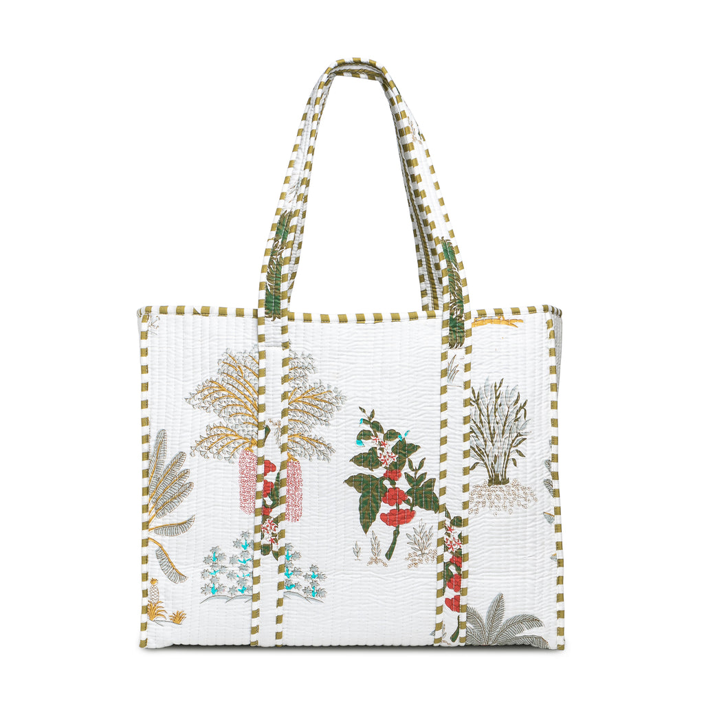 Quilted Cotton Tote Bag – Handmade Travel Shoulder Bag with Zipper & Pockets – Lightweight, Durable & Stylish for Daily Use (White Floral)