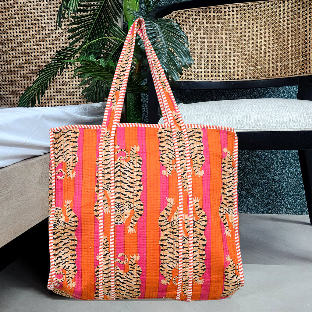 Quilted Cotton Tote Bag – Handmade Travel Shoulder Bag with Zipper & Pockets – Lightweight, Durable & Stylish for Daily Use (Orange Tiger)