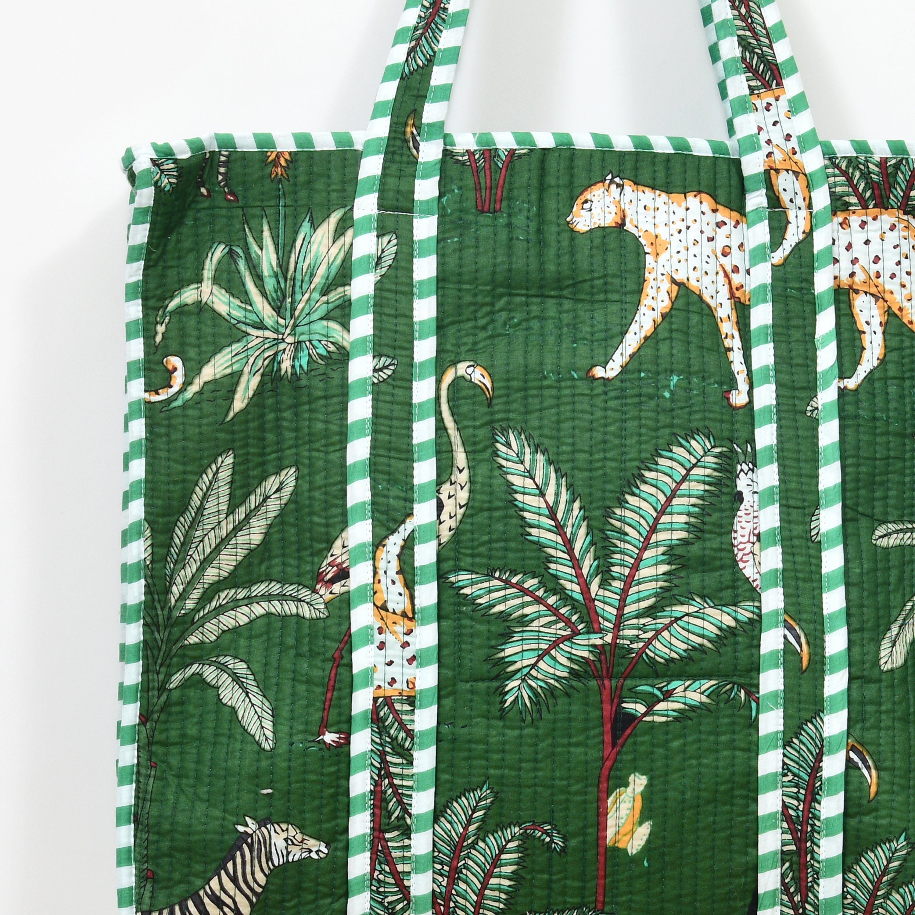 Quilted Cotton Tote Bag – Handmade Travel Shoulder Bag with Zipper & Pockets – Lightweight, Durable & Stylish for Daily Use (Green Jungle)