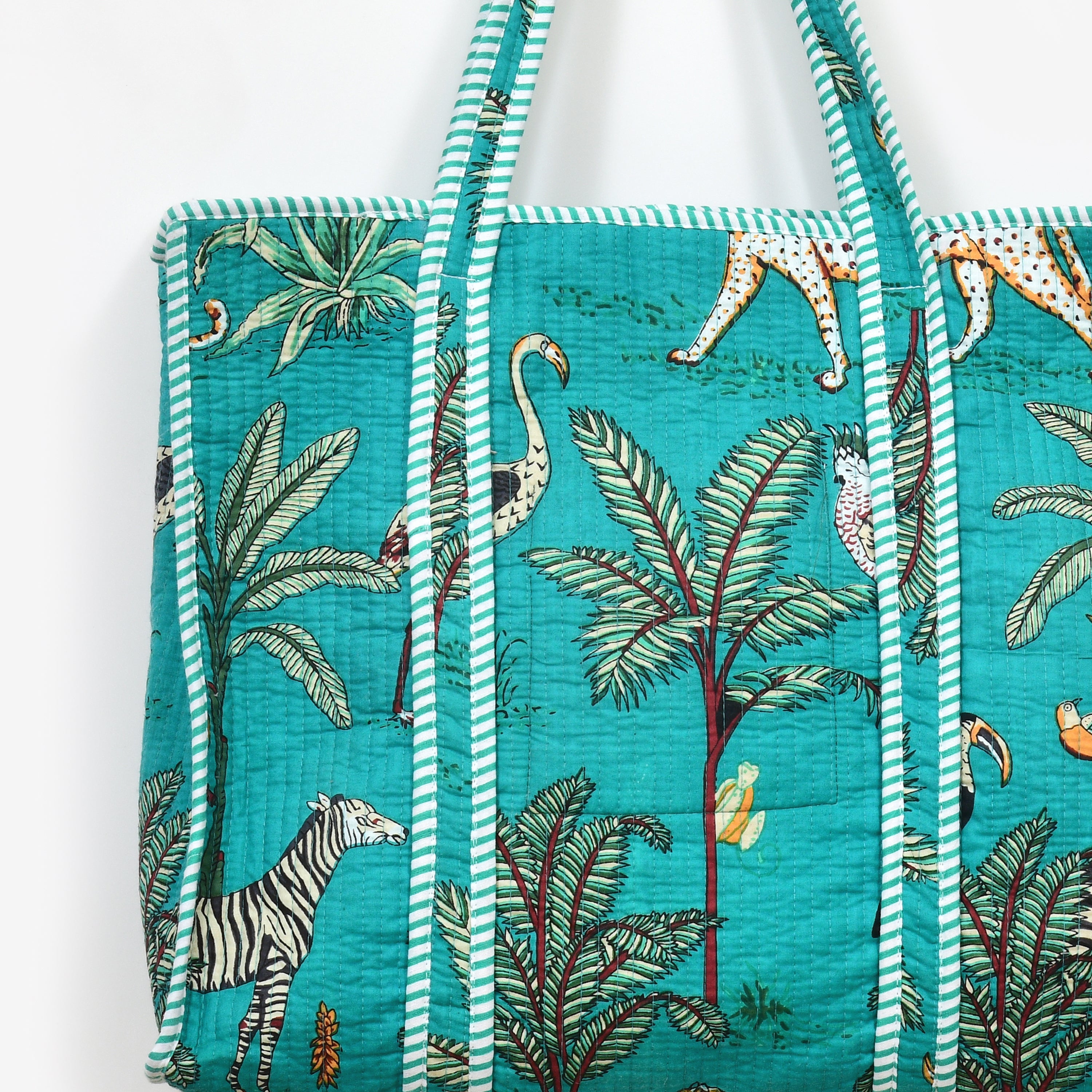 Quilted Cotton Tote Bag – Handmade Travel Shoulder Bag with Zipper & Pockets – Lightweight, Durable & Stylish for Daily Use (Turquoise Jungle)