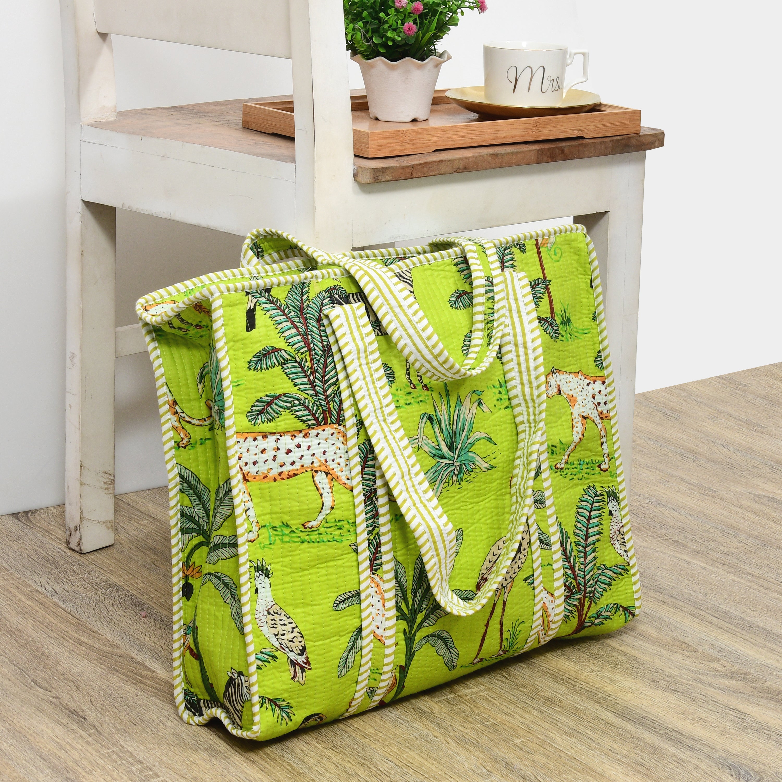Quilted Cotton Tote Bag – Handmade Travel Shoulder Bag with Zipper & Pockets – Lightweight, Durable & Stylish for Daily Use (Parrot Green Jungle)