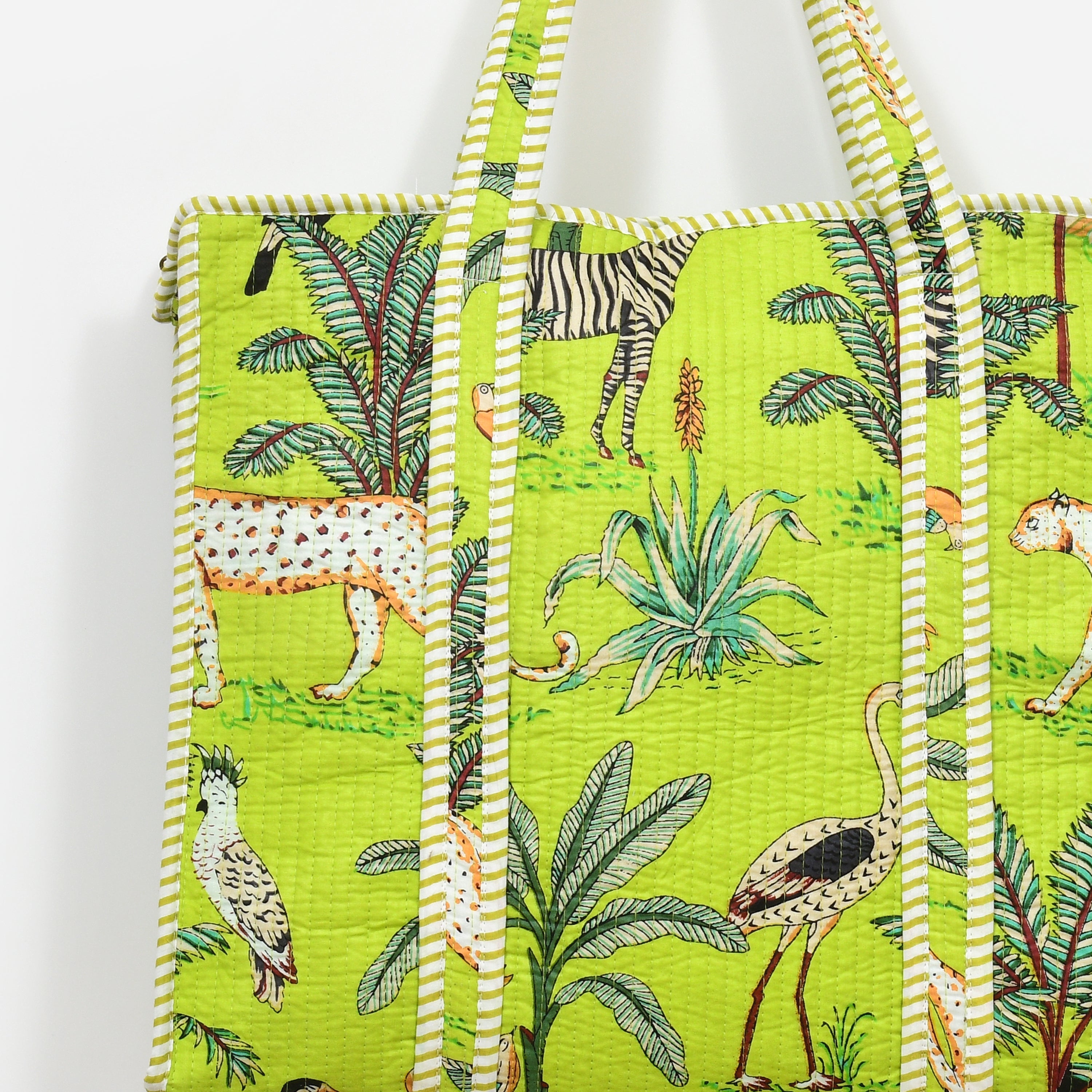 Quilted Cotton Tote Bag – Handmade Travel Shoulder Bag with Zipper & Pockets – Lightweight, Durable & Stylish for Daily Use (Parrot Green Jungle)