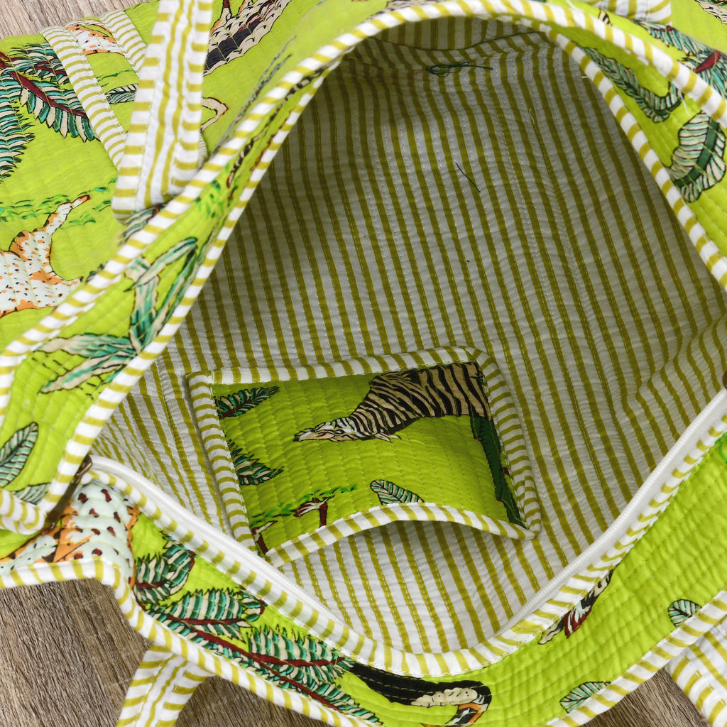Quilted Cotton Tote Bag – Handmade Travel Shoulder Bag with Zipper & Pockets – Lightweight, Durable & Stylish for Daily Use (Parrot Green Jungle)