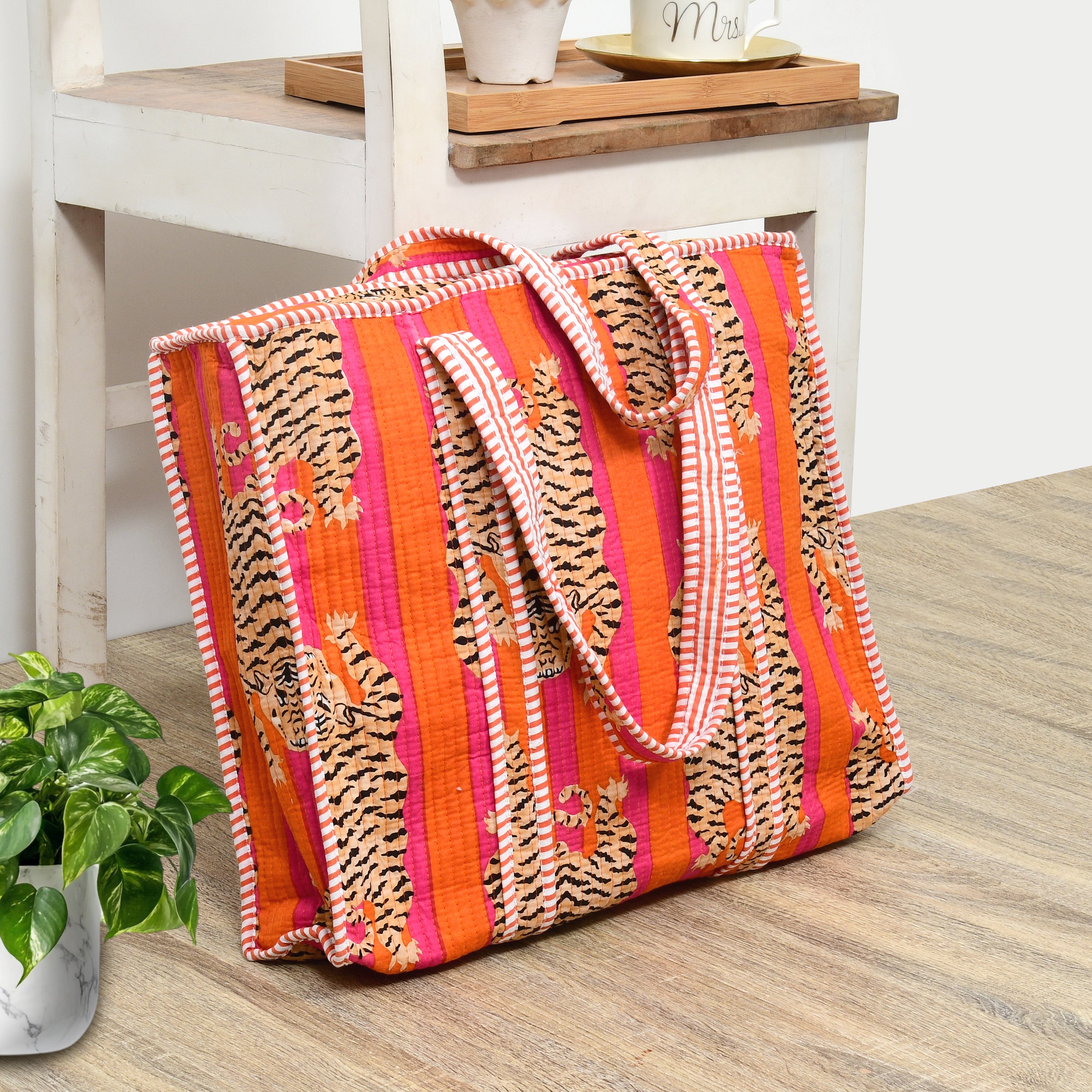 Quilted Cotton Tote Bag – Handmade Travel Shoulder Bag with Zipper & Pockets – Lightweight, Durable & Stylish for Daily Use (Orange Tiger)