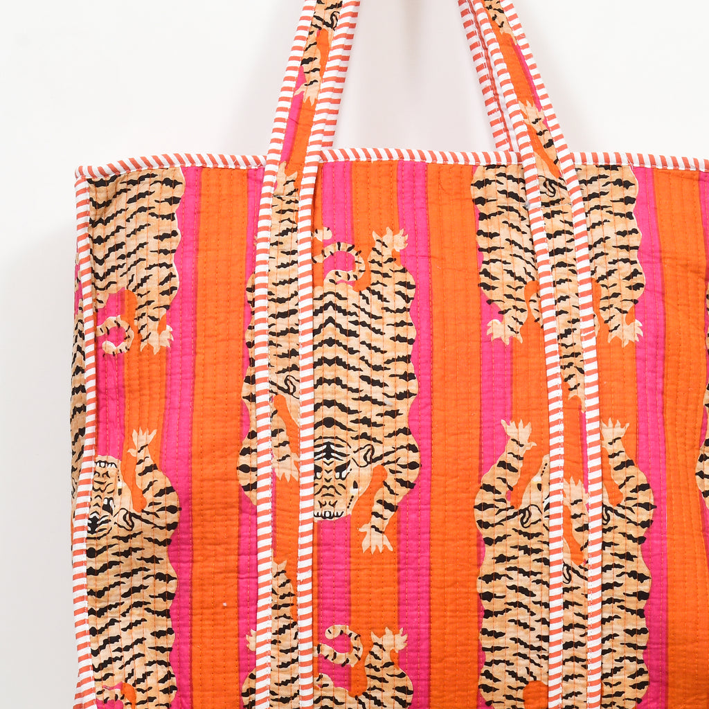 Quilted Cotton Tote Bag – Handmade Travel Shoulder Bag with Zipper & Pockets – Lightweight, Durable & Stylish for Daily Use (Orange Tiger)