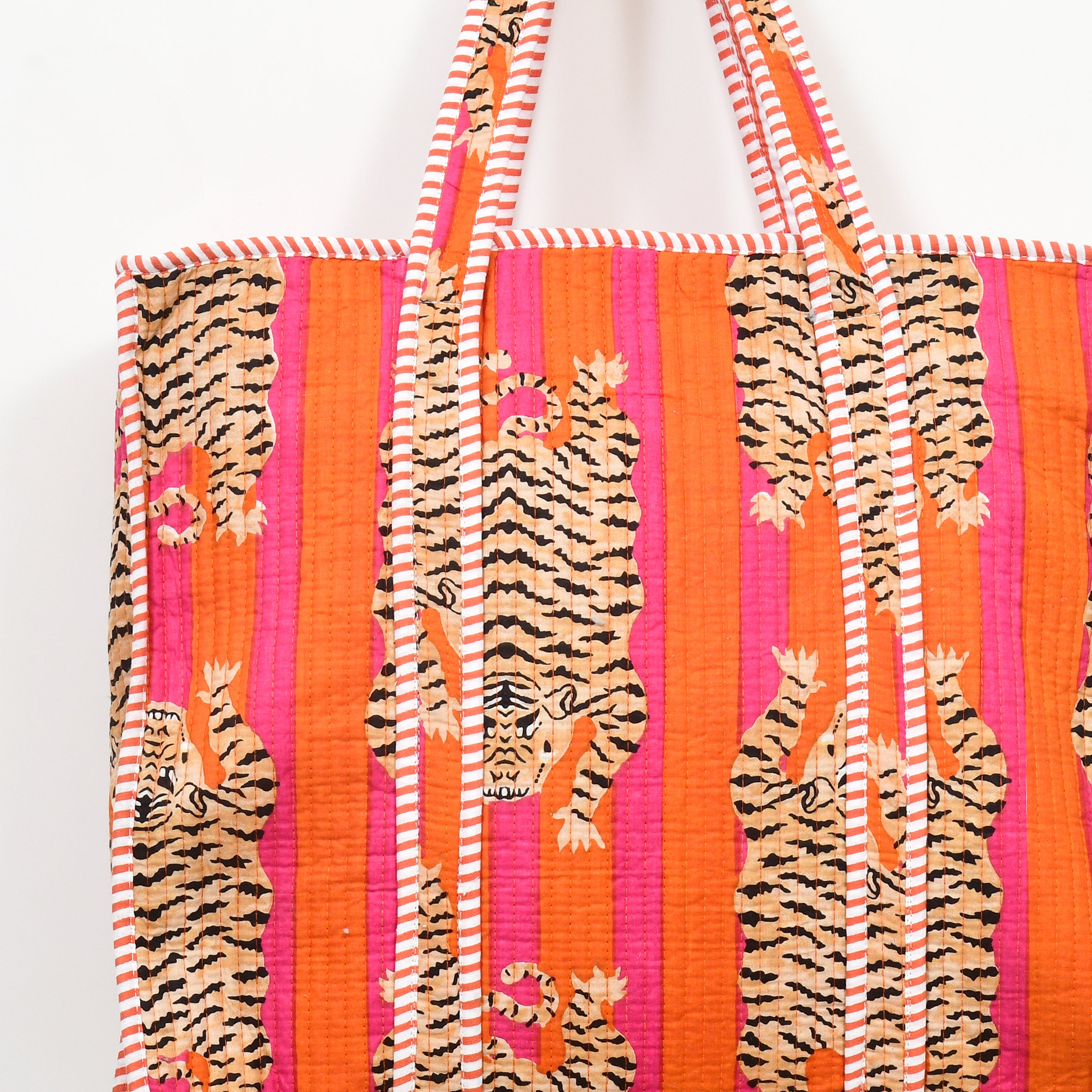 Quilted Cotton Tote Bag – Handmade Travel Shoulder Bag with Zipper & Pockets – Lightweight, Durable & Stylish for Daily Use (Orange Tiger)